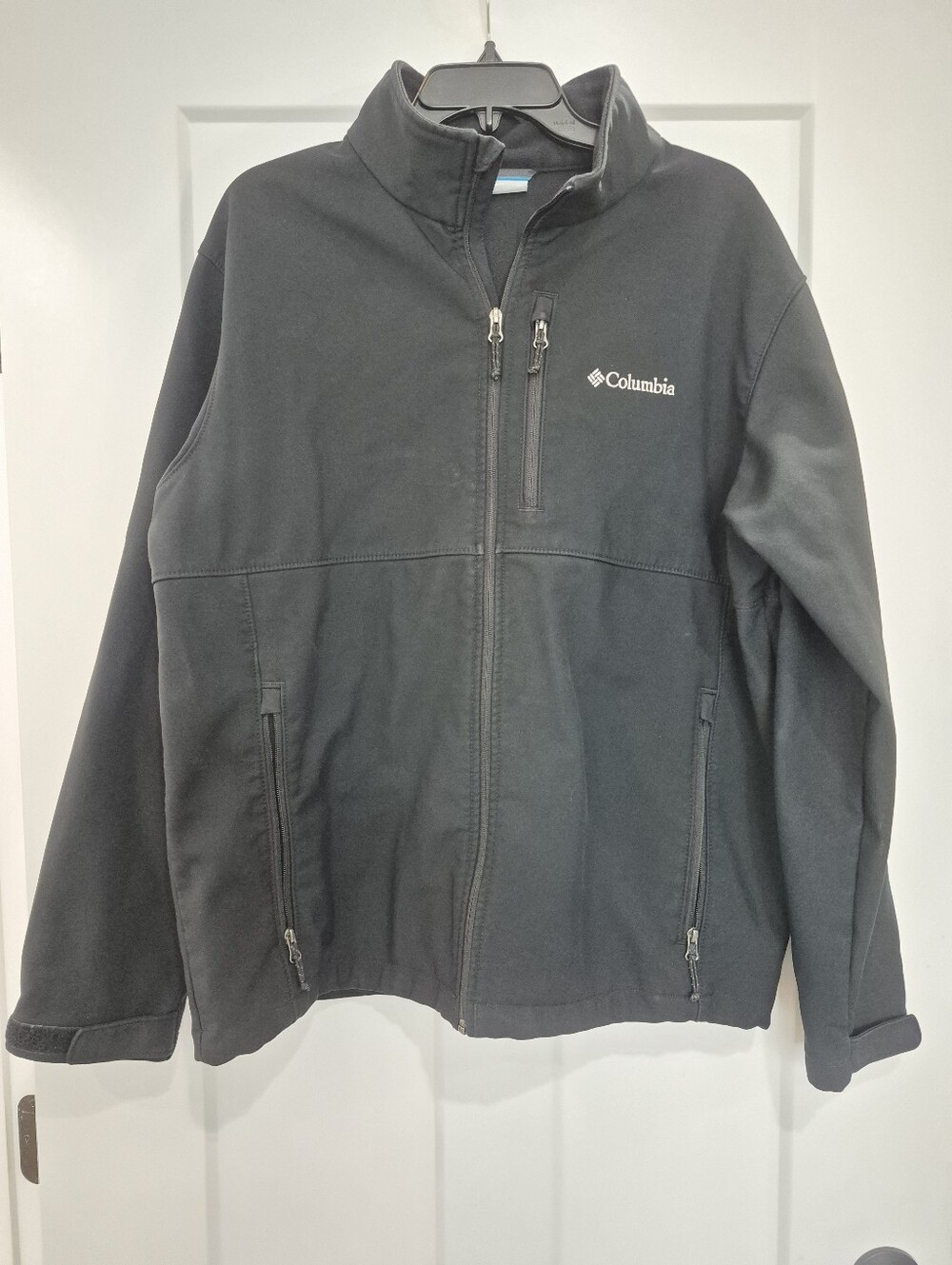 Columbia Men's Black Softshell Jacket